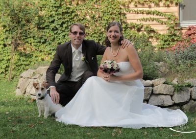 Brautpaar mit Hund