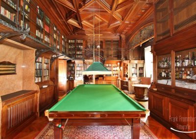 Schloss Bibliothek mit Snookertisch